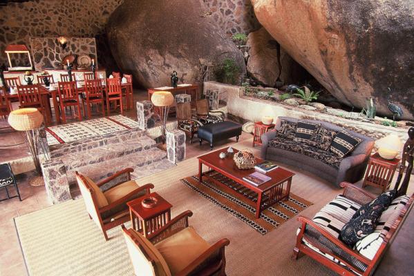 Leopards lair lounge / dining area