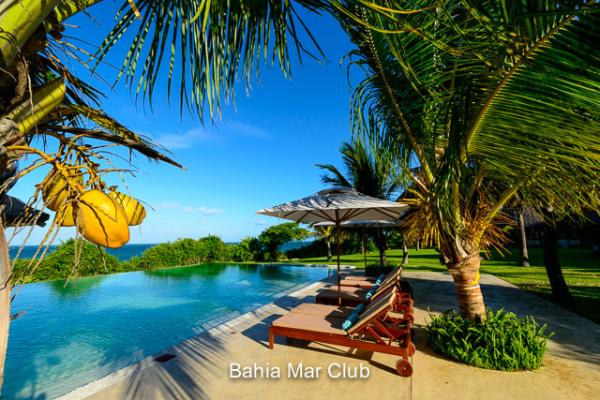 Pool overlooking Bazaruto islands