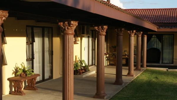 Wide surrounding verandas