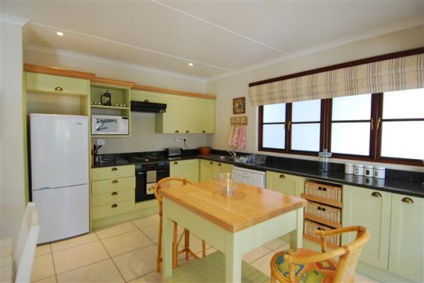 Kitchen Area Oak Tree Cottage