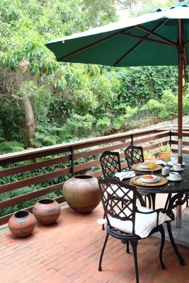 Breakfast area - patio