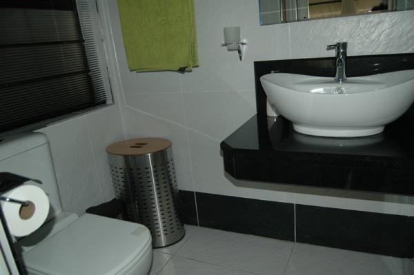 Lowerdeck Shower/toilet