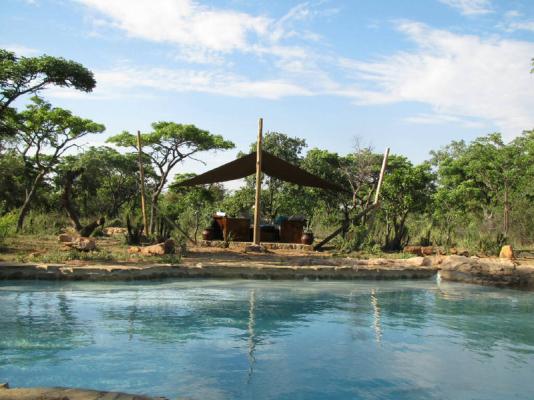 Swimming pool and Lounge Area