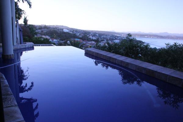 SWIMMING POOL ON TOP OF THE TOWN