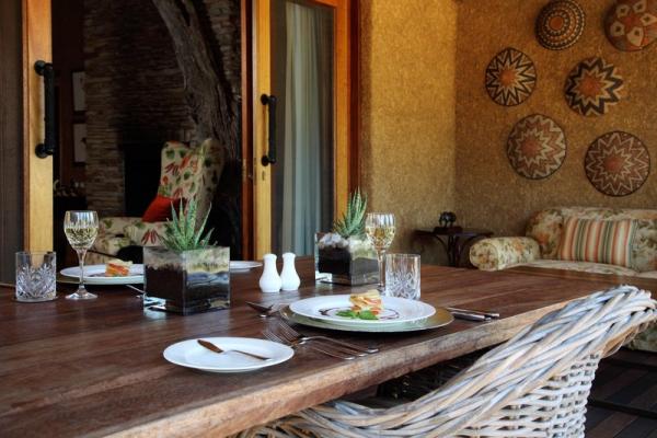 Zindoga Villa dining