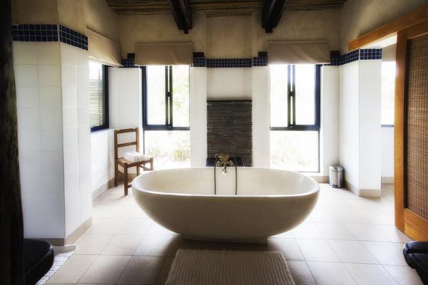 Standard luxury cottage- bathroom