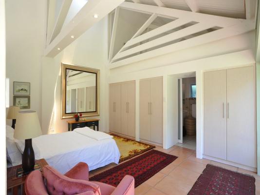 The Garden Suite -open and airy...sleeps 3...74 sq meters