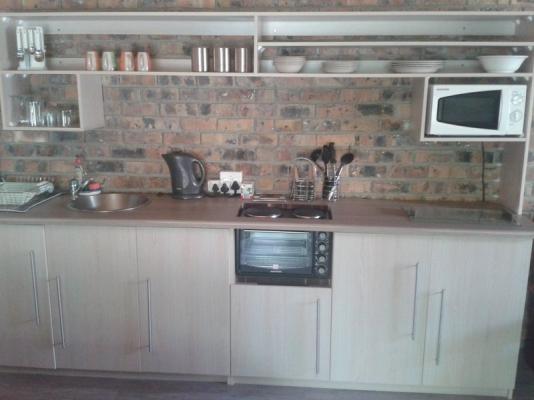 Spacious cottage kitchen