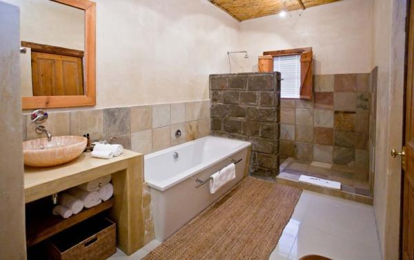 Luxury Double, Twin Room Bathroom