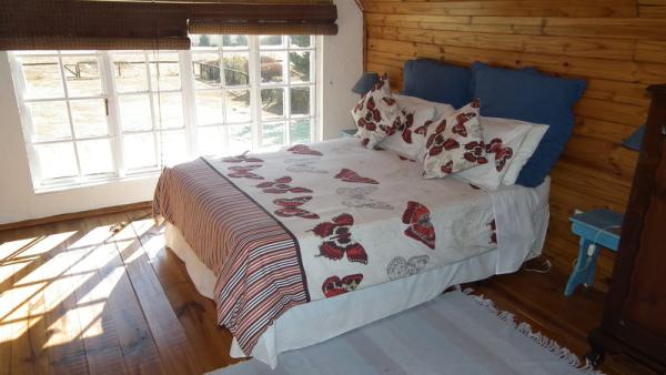 Family Cottage bedroom