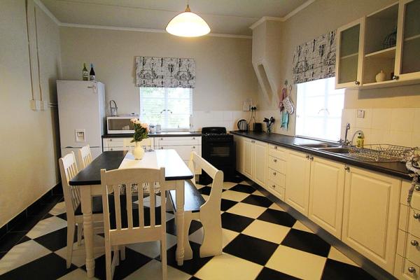 Farmhouse Suite Kitchen