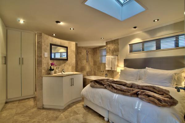 Bedroom & En-suite