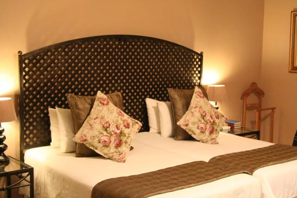 Luxury Double Room @ Greenfields Platinum