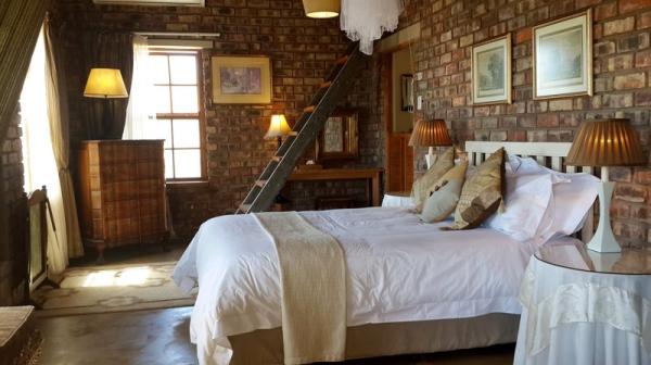 Karoo View 3 bedroom house en-suite bedroom No 2
