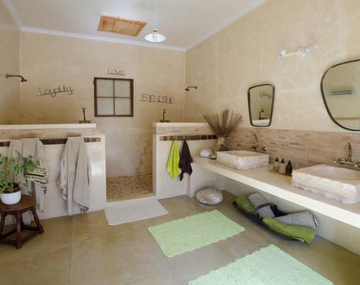 Karoo View 3 bedroom house en-suite bathroom No 1