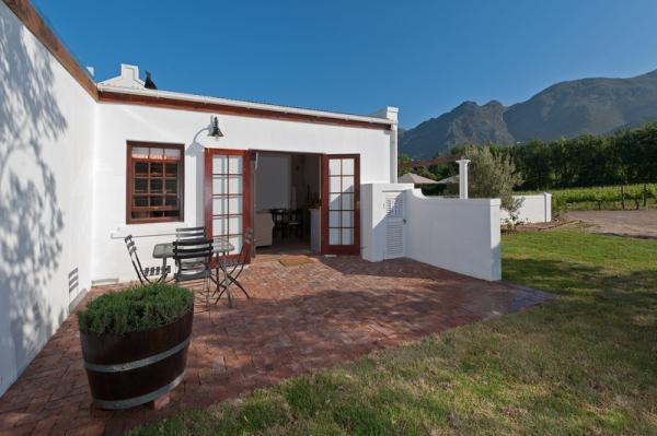 Pinotage Cottage Exterior