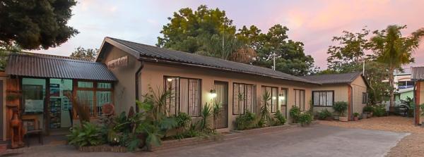 Inyathi Guest Lodge Self Catering