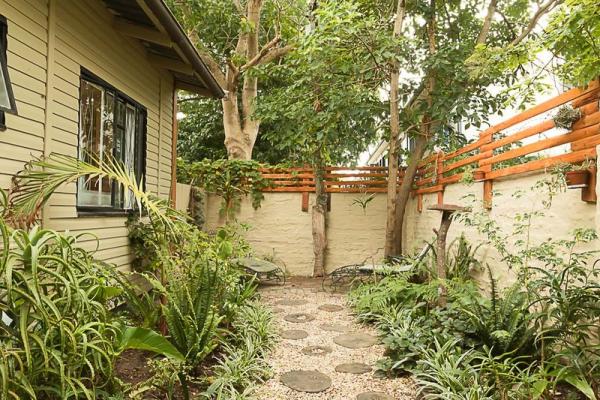 Inyathi Guest Lodge Self Catering