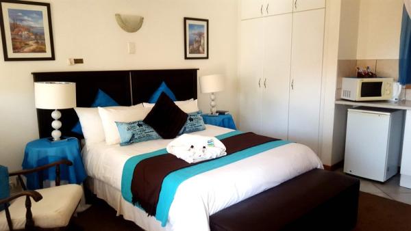 Standard room with 1 queen size bed