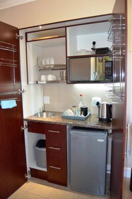 Executive Room - Kitchenette Cupboard