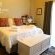 Re a Lora Lodge Kingsize bedroom