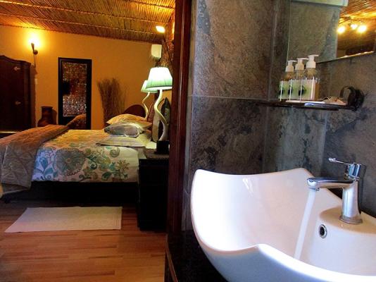 En-suite Bathroom of Family Room 6