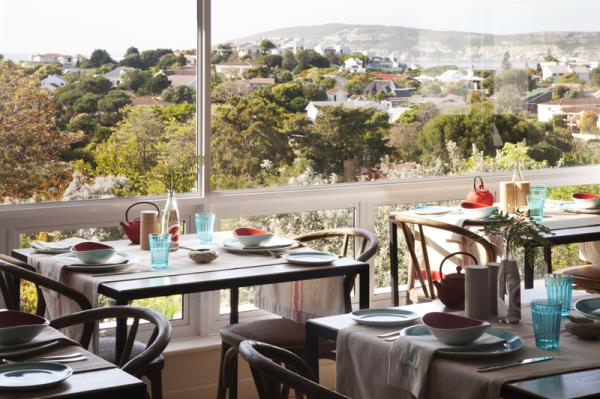 Breakfast dining room