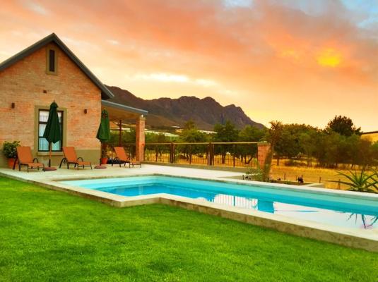 Pool with Views of Kasteelberg