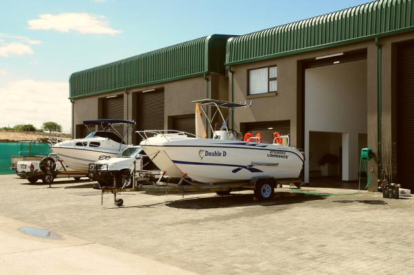 Boat & vehicle garages