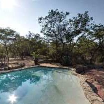 Pool & Lounge area